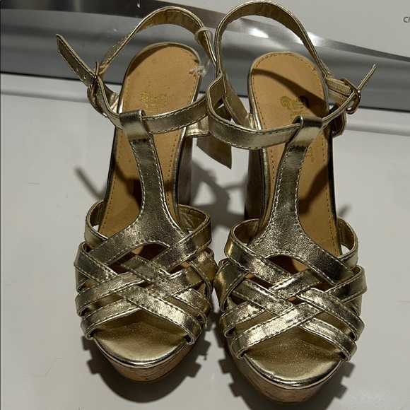 Brash Shimmering Gold Cork Wedges - Picture 1 of 4